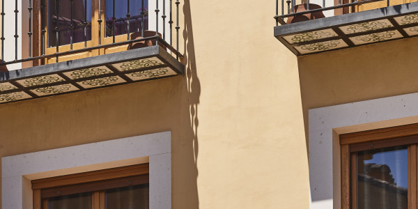 Pintar Fachadas de Casas Unifamiliares / Chalets Cervià de Ter · Pintura anticorrosiva para Barandillas, Rejas y otros Elementos
