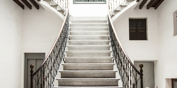 Rehabilitación y Restauración de Fachadas Sant Julià de Ramis · Pintado de Escaleras, Patios Interiores, Patios de Luces, Ascensores