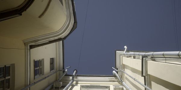 Trabajos Verticales en Fachadas de Edificios / Viviendas Sant Julià de Ramis · Pintado de Edificios Altos, Patios Interiores de Luces y Estructura Complejas