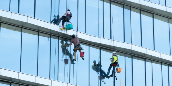 Trabajos Verticales en Fachadas de Edificios / Viviendas Sant Julià de Ramis · Pintado Económico y Rápido de Fachadas